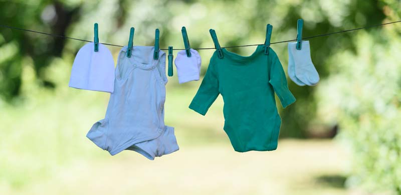 cum alegi haine pentru bebelusi